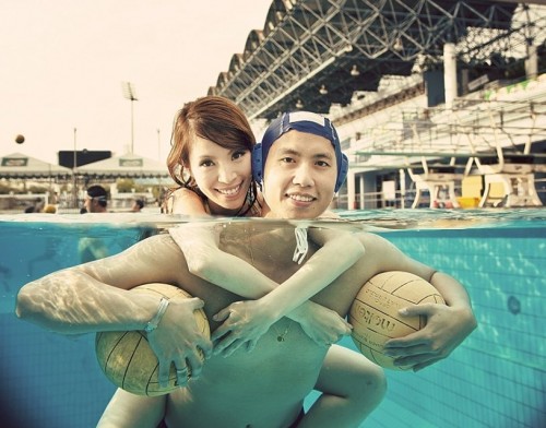 Pre-Wedding Water Polo Under Water Photo